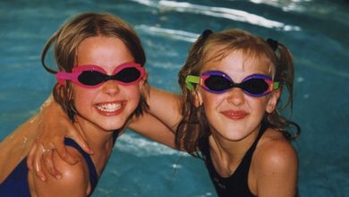 girls with goggles2